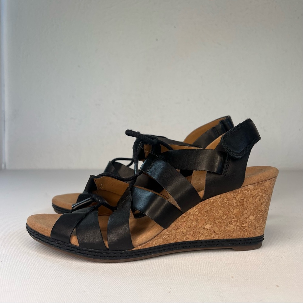 NWOB Clarks Helio black leather wedge comfort sandal - Picture 6 of 10